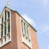 Detailansicht Arkadenöffnung des Kirchturms